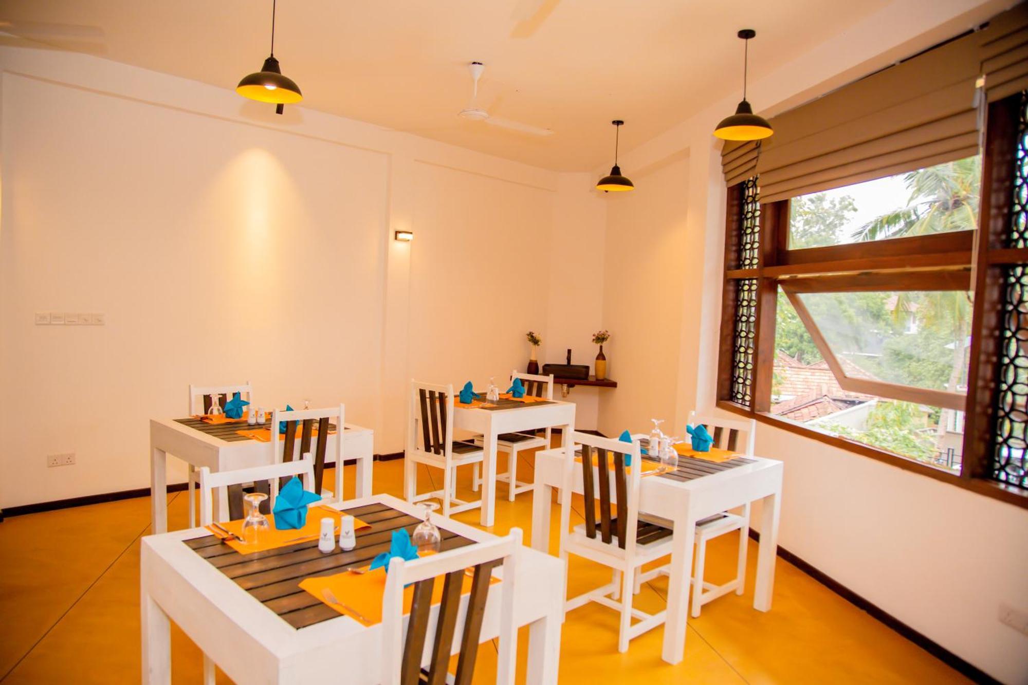 Hiriketiya Beach Hostels Dickwella Exterior photo