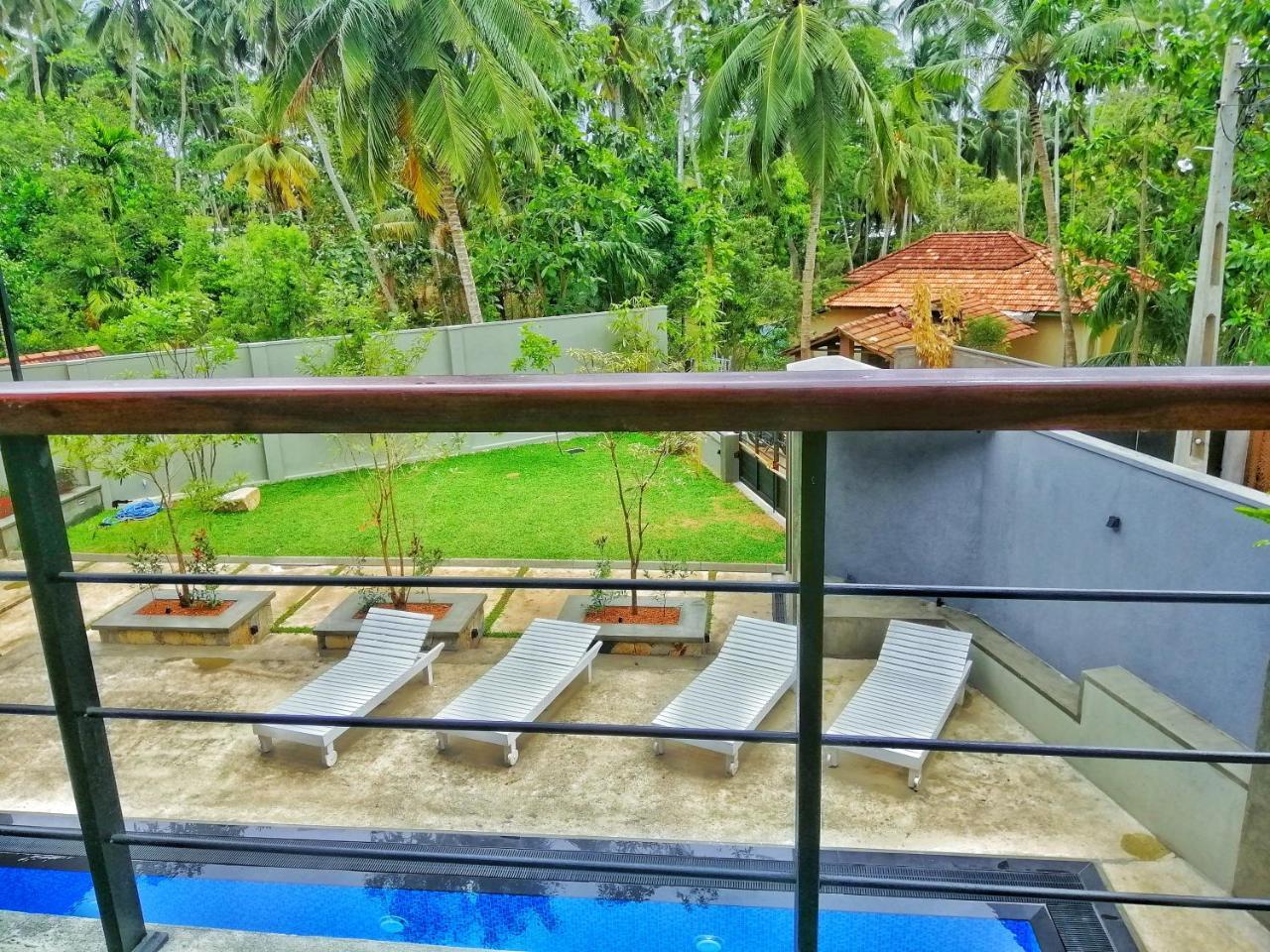 Hiriketiya Beach Hostels Dickwella Exterior photo