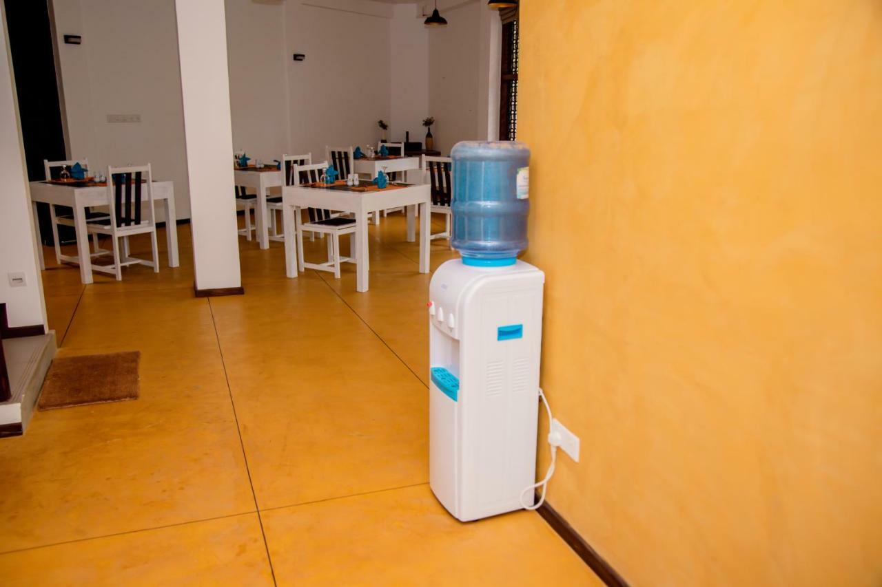 Hiriketiya Beach Hostels Dickwella Exterior photo